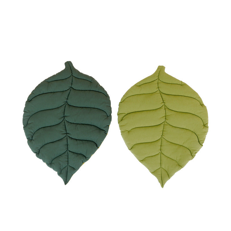 1 Pcs Green Leaf-Shaped Pet Sleeping Mat - Durable Dog Floor Pad & Cat Bed for Sleeping and Playtime - Default Title - Pet Care > Cat Supplies > Cat Carriers & Crates - Cat N Dog Shop